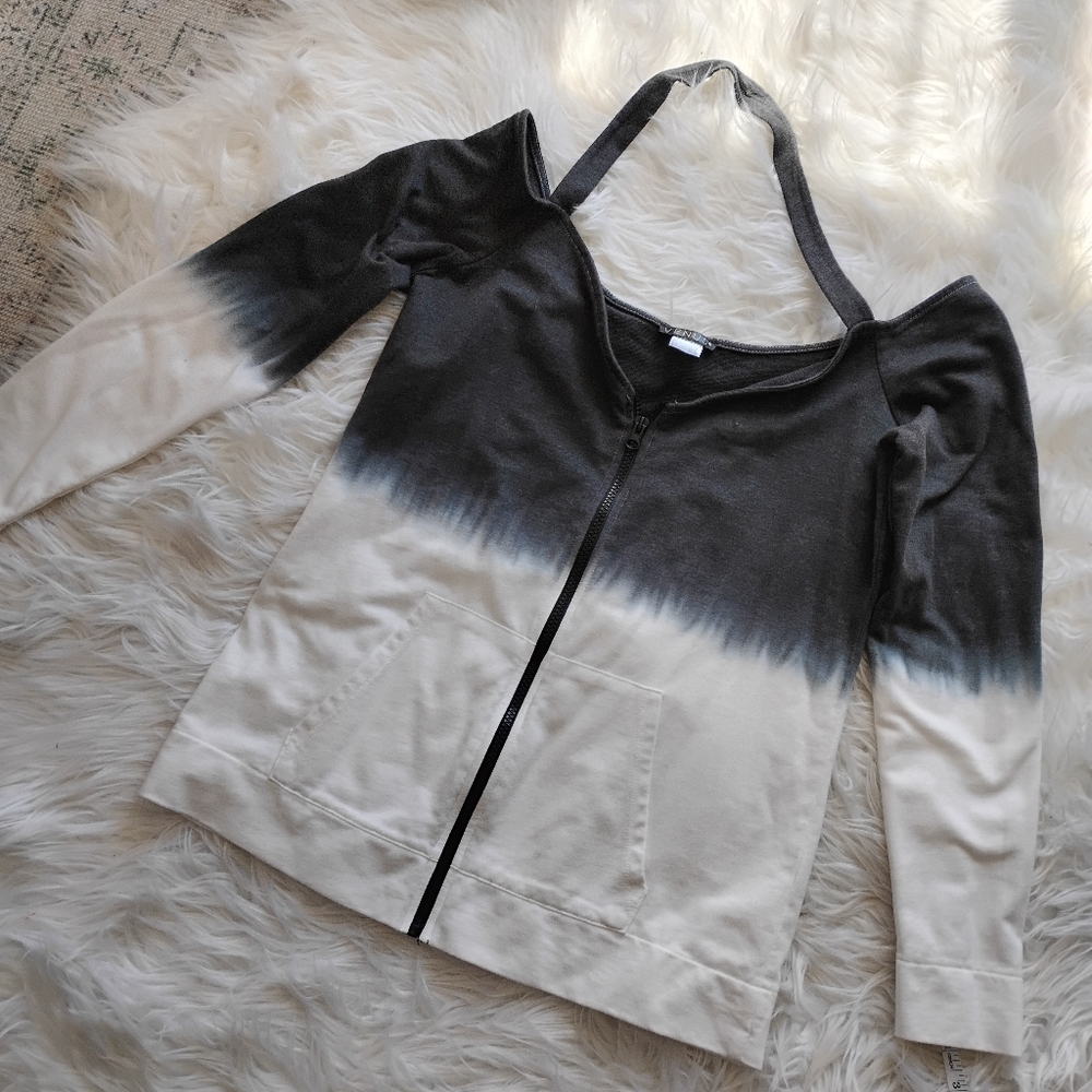 Venus ombre dip-dye zip-up jacket featuring a cold-shoulder design. Size Medium